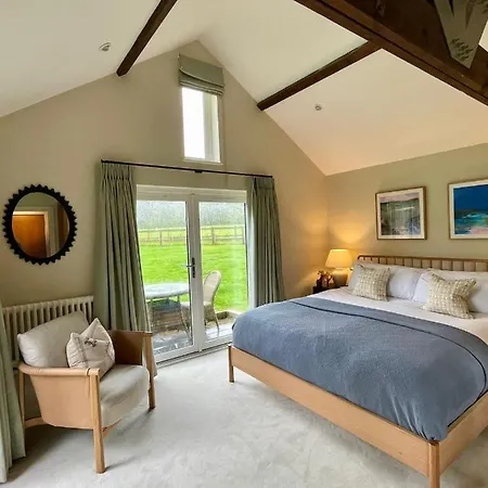 Stone Barn Villa Farnham  Exterior photo